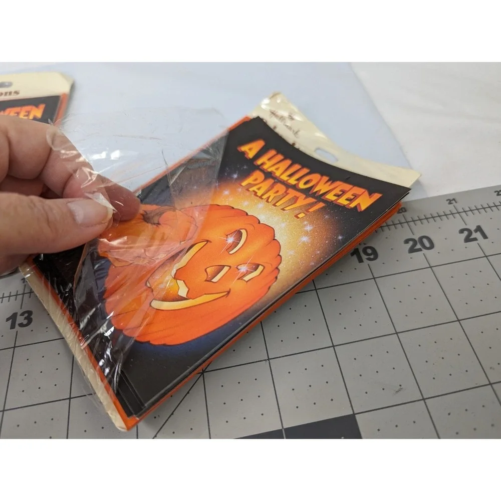 Hallmark Halloween Party Invitations Pumpkin Set of 2‎ Packs 8 Each Extra